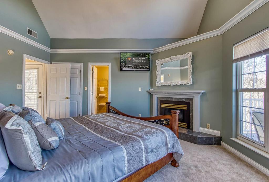 Ober Hideaway, Hot Tub, Wifi, 1089 Free Tickets Each Paid Day, Dollywood And More Gatlinburg Exterior photo